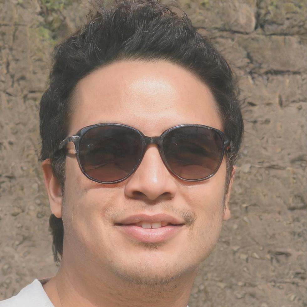 Ritratto professionale di Marco Lenzi, senior producer di giochi strategici